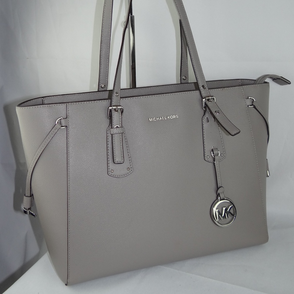 MICHAEL KORS VOYAYER PEARL MULTIFUNCTION TOTE